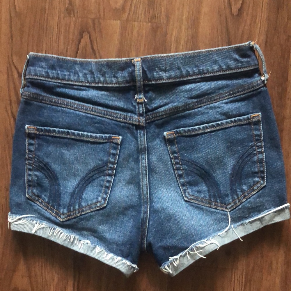 Hollister High-Rise Short-Short Vintage Stretch Cuffed Medium Blue Jean Size 26 - Picture 6 of 12